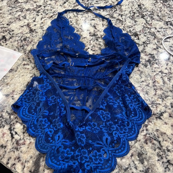 Intimate - Picture 2 of 3